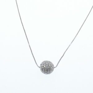 Collana in oro bianco con sfera pavè di diamanti